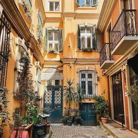 Cozy Flat With Balcony, Very Close To Galata Tower * איסטמבול